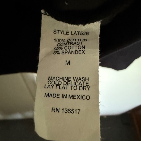 Boat‎ House Apparel World Traveler Black White Ribbed Sweatshirt Size Medium - Picture 8 of 8